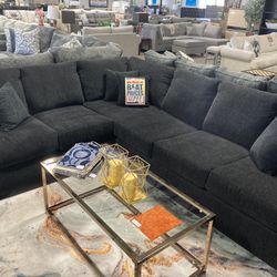 $1699 Black 2pcs Sectional 🤍