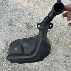 Tesla Model 3 Windshield Washer Reservoir Tank 2017 - 2023  New  