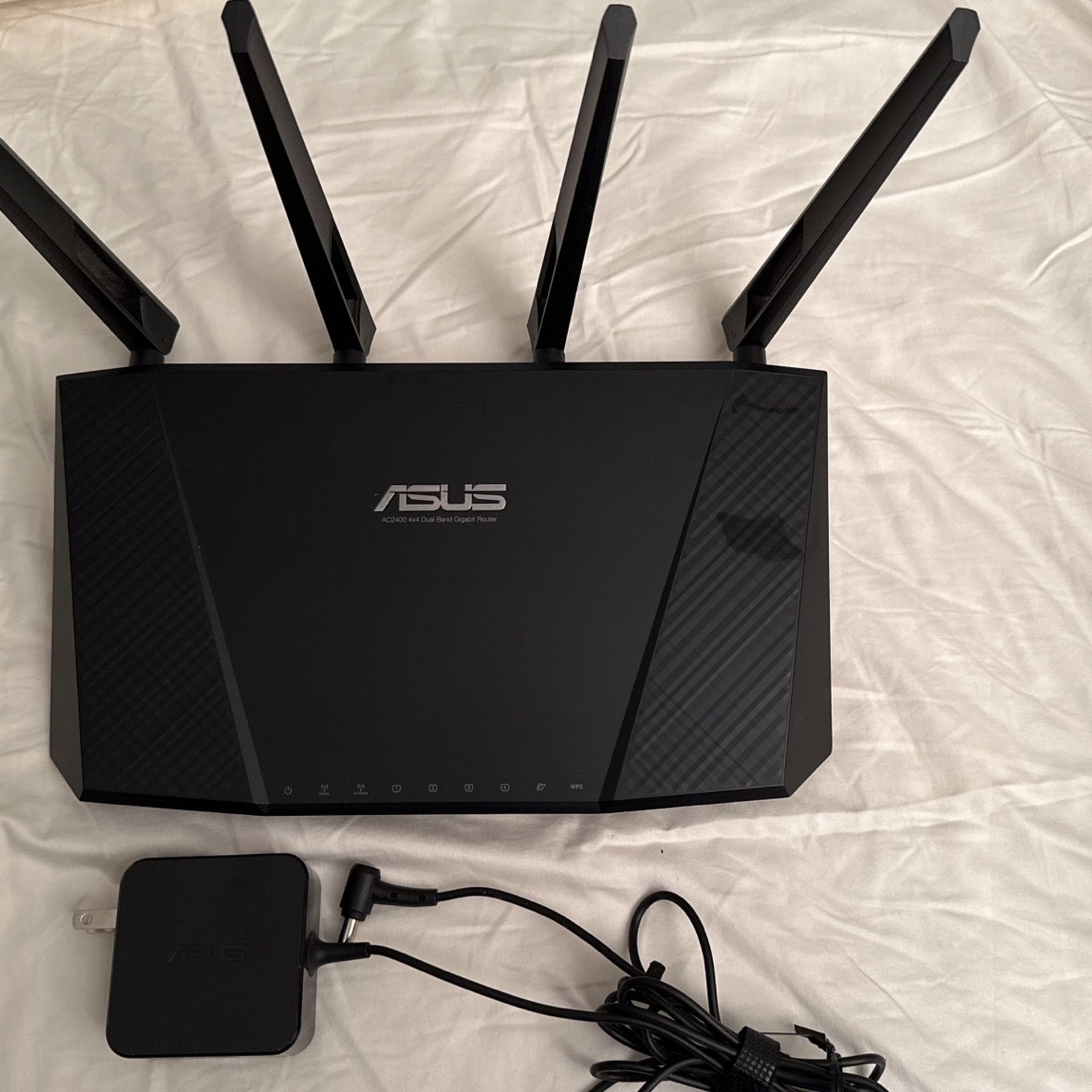 Asus WIFI router dual band 2.4 and 5GHZ