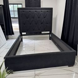🖤🖤 Tall Headboard Bed In BLACK 🖤🖤