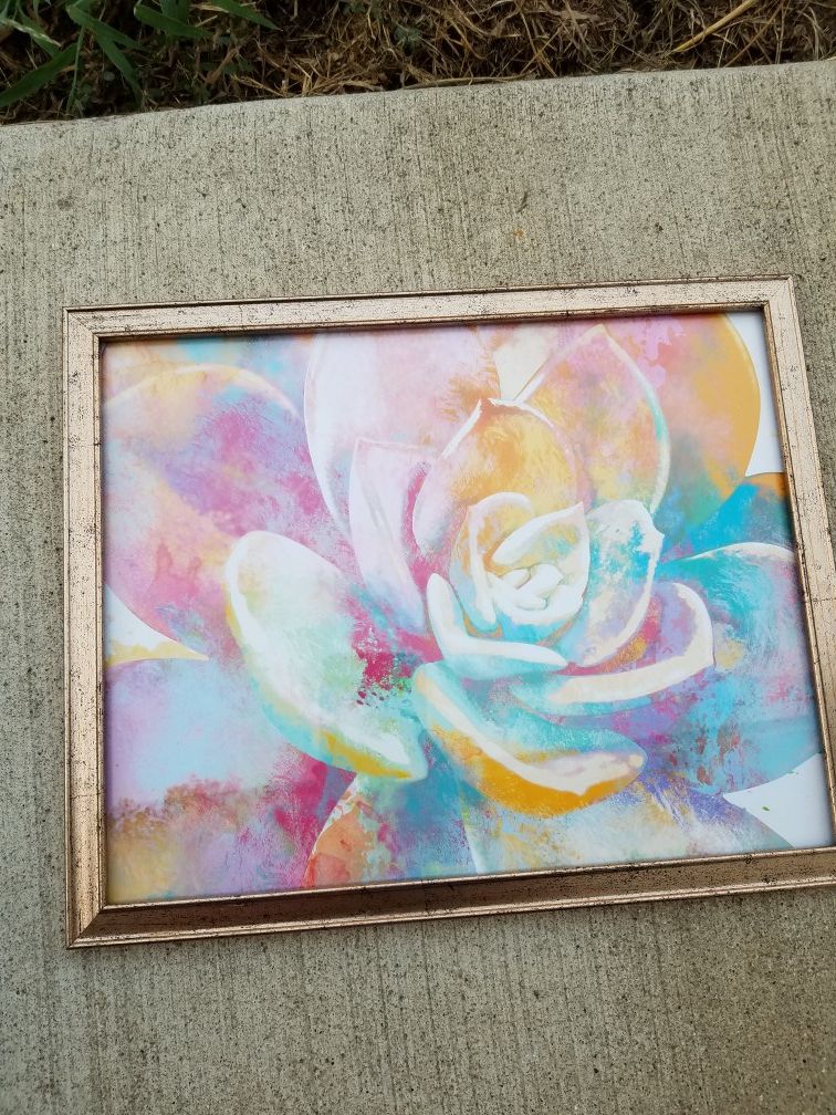 Wall decor flower picture 2 of them