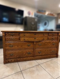 Vintage Cal Shops Solid Oak 7-Drawer Dresser – 63”