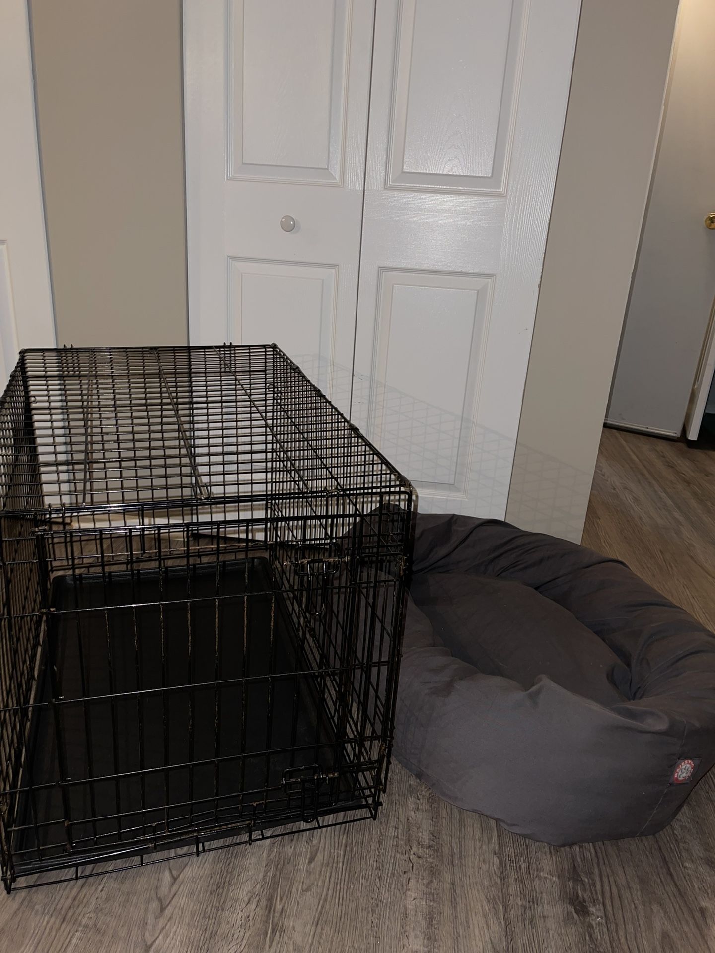 Dog crate and bed set!