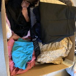 Clothes Assorted Women All Sizes 50-60 Pieces