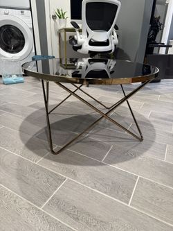 Valora Coffee table