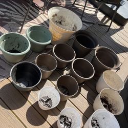 8”-16” Plastic Plant Pots 
