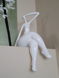 Porcelain Figurine Lady In White
