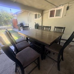 Dinning table with 8 chairs