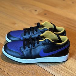 Size 6.5 (GS) Jordan 1 Low Dark Concord