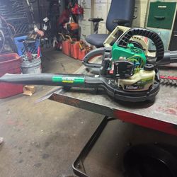 Weedeater  Featherlite  Blower