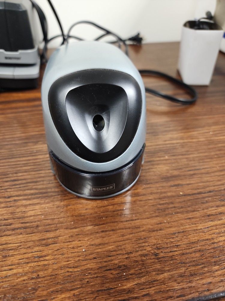 Staples Electric STAPLER