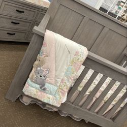 Never Used Soho Baby Hanover 4 In 1 Convertible Crib In Oak Grey for Sale in Santa Fe Springs CA OfferUp