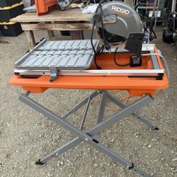 Rigid 7in Wet Tile Saw With Stand