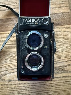 Yashica Mat-124G Medium Format Twin Lens Reflex (TLR) Film Camera