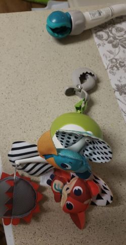 Detachable baby melody soother
