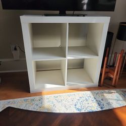 Storage/Bookshelves Cubby