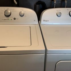 Whirlpool Washer And Gas Dryer Set