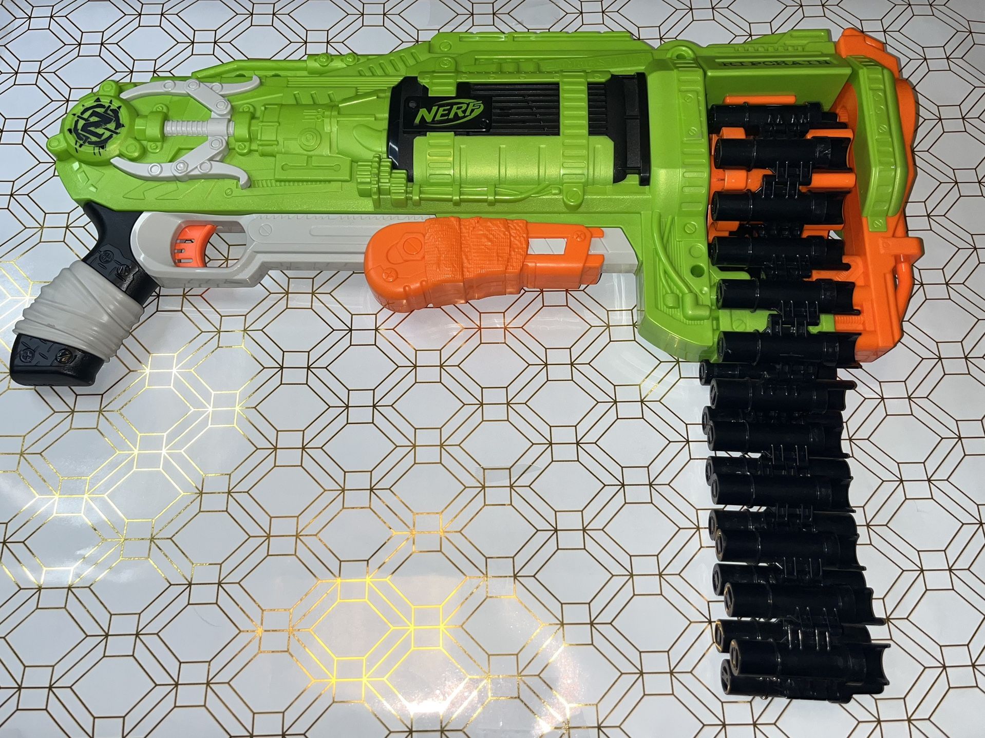 Nerf - Zombie Strike Ripchain Dart Gun with Chain Machine Gun Toy - Works