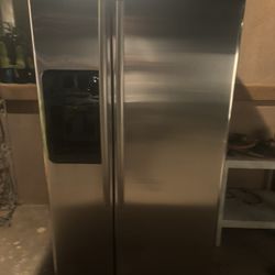 Refrigerator Maytag 
