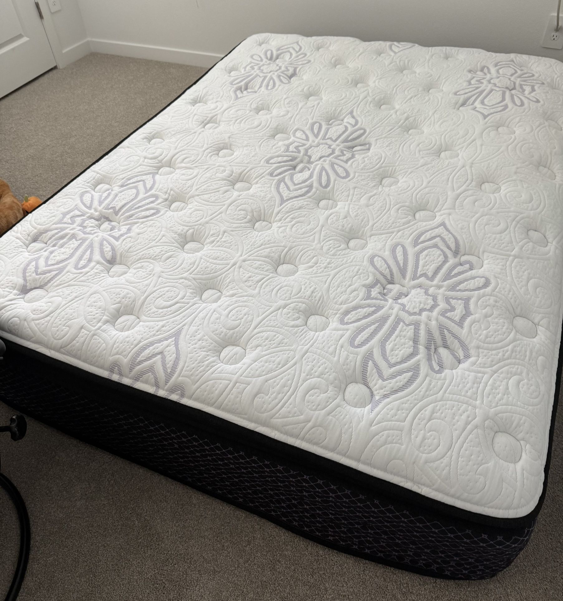 Ashley Queen Size Hybrid Mattress