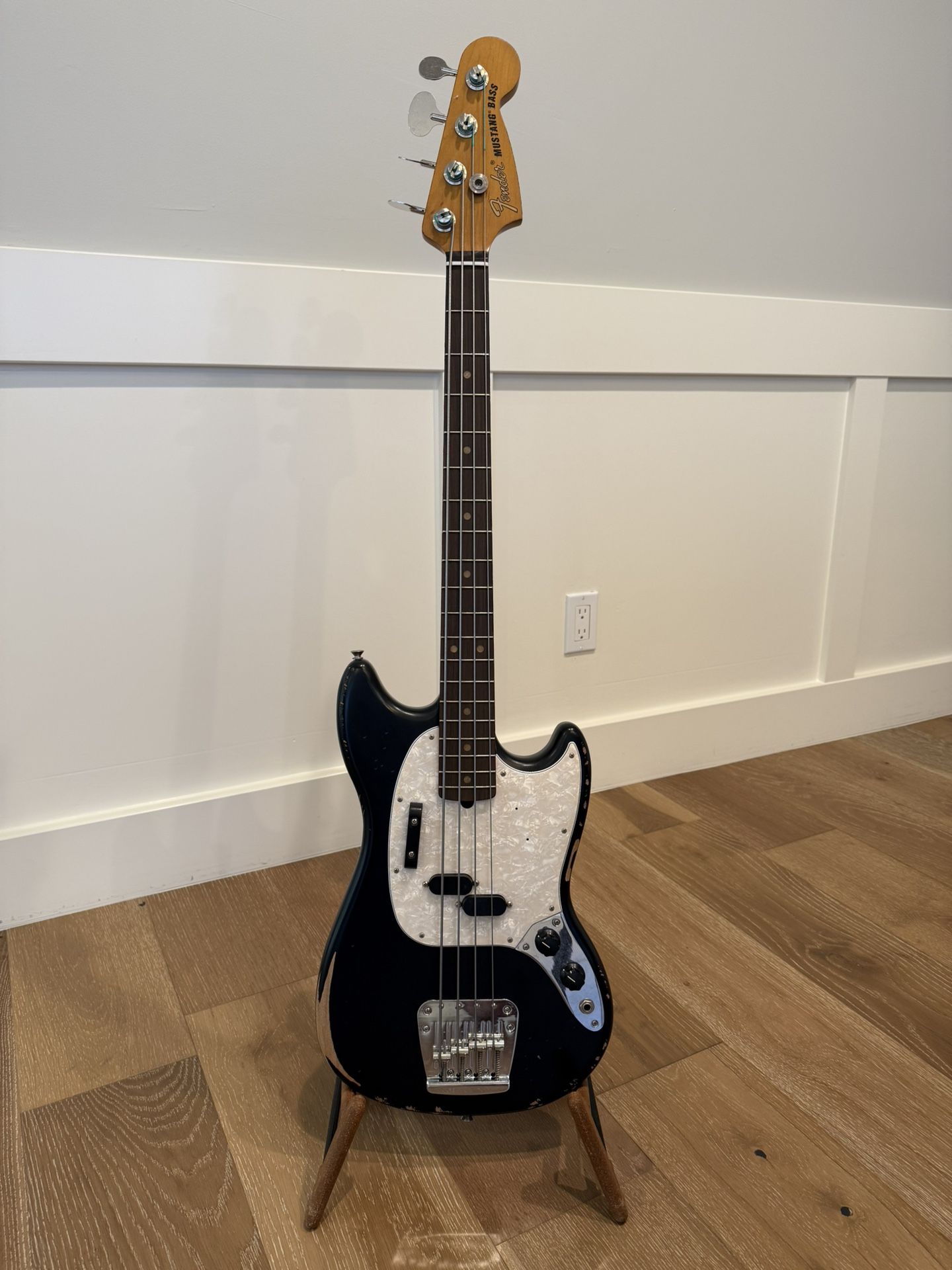 Fender JMJ Mustang Bass