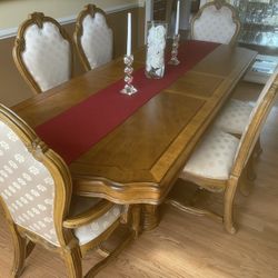Michael Amini (AICO) Dining Room Table/Chairs
