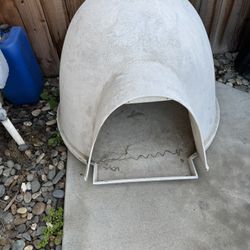 Large Dog Igloo 