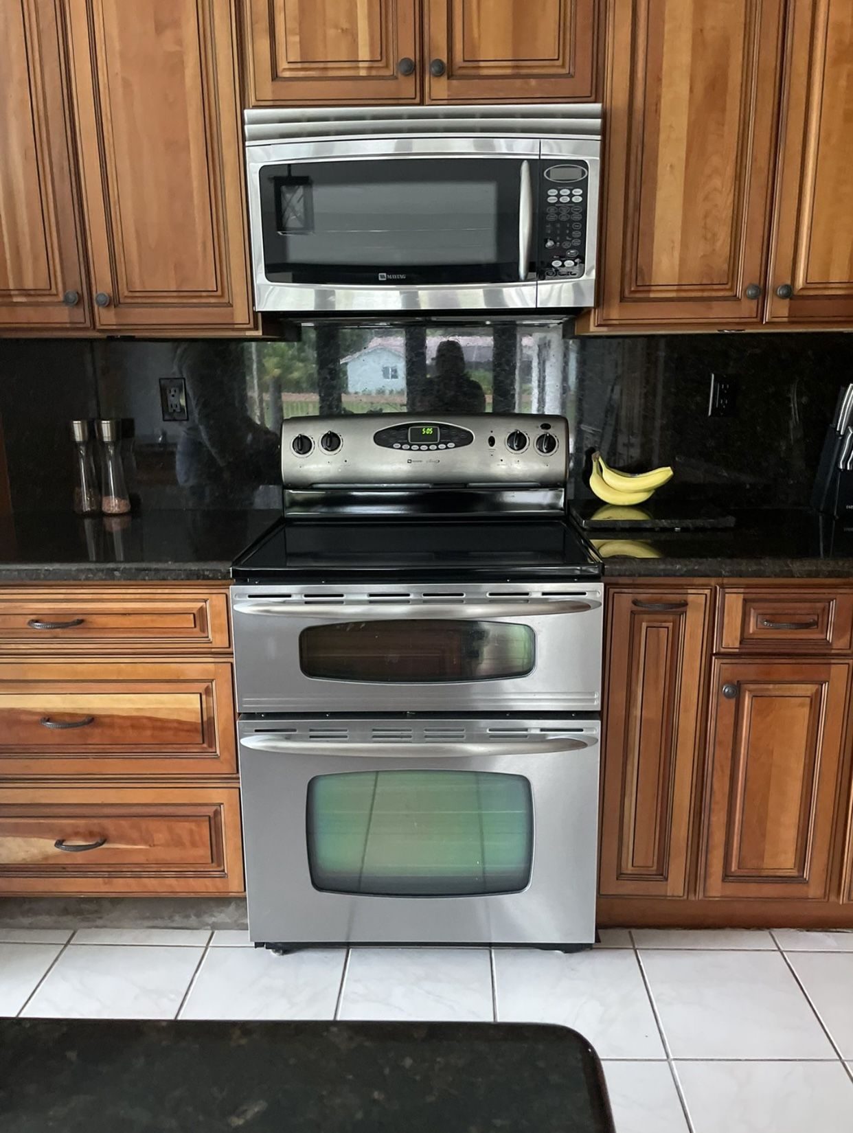 Set Kitchen Refrigerator Stove Microwave  For Sale 