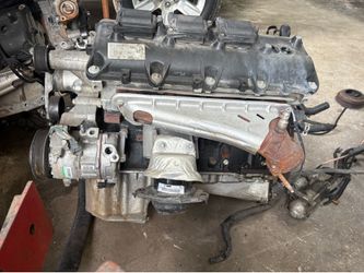 5.7 dodge charger V8 engine