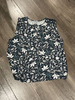 white and navy floral print crop top