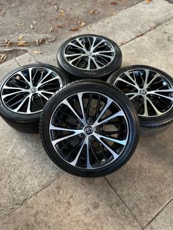 TOYOTA CAMRY WHEELS & TIRES