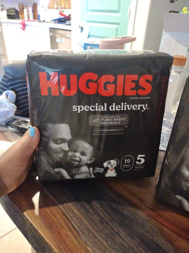 Huggies Special Delivery  Diapers Size 5 