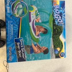 Space Splash Baby Boat. 
