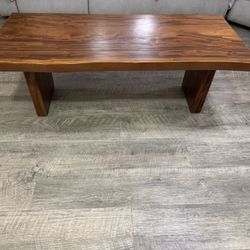Center Accent Table / Coffee Table 