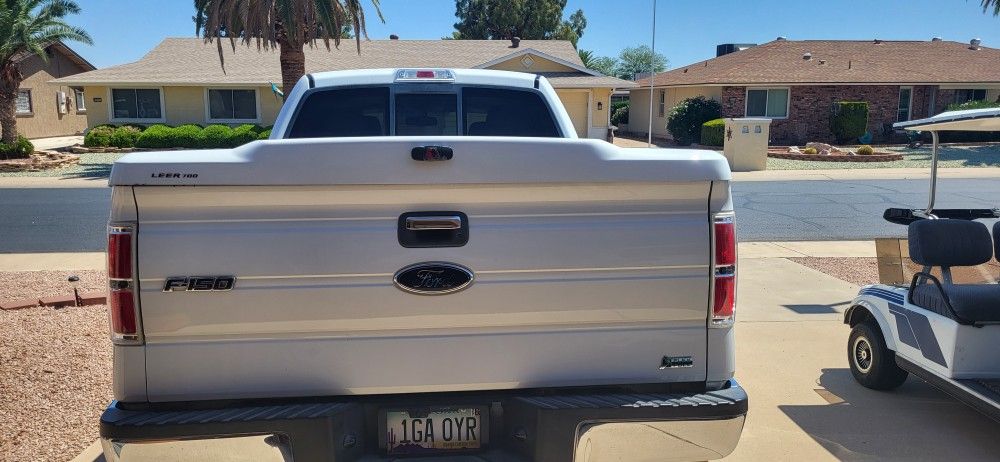 Leer 700 Fiberglass Truck Bed Cover