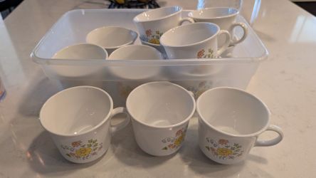 12 Vintage corelle mugs/teacups