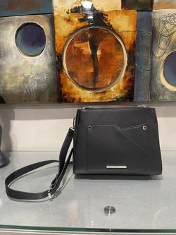 Steve Madden Black Handbag-no tags/not used