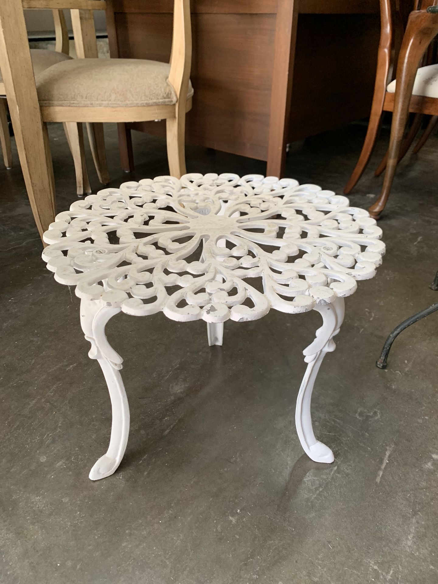 Metal Patio Accent Table/Plant Table 