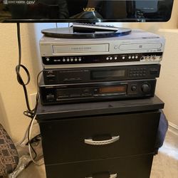 Sterio And VCR .,., 100.00 