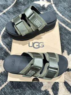 UGG Clem Suede Platform Sandals