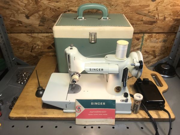 1963 White Singer Featherweight 221k Sewing Machine Case Owner S Manual For Sale In Keene Tx Offerup