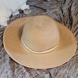 Solar Escape Beach Hat