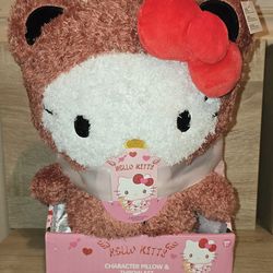 NEW Hello Kitty Hugger Pillow & Throw Set