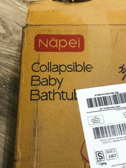Collapsible baby bathtub