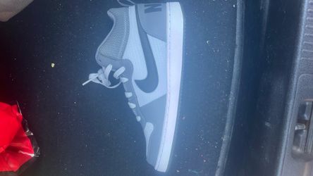Nike Court Borough Mids