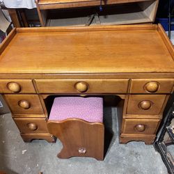 Nice hard rock maple vanity with bench.