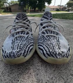 Size 8 Yeezy 350 Zebras (Used) Make an offer!