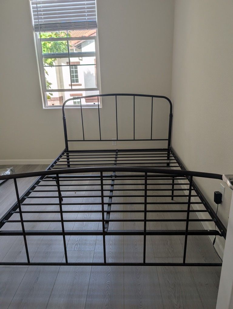 Queen Size Bedframe Free Pick Up
