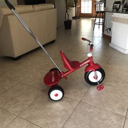 Radio Flyer Deluxe Steer And Stroll Trike