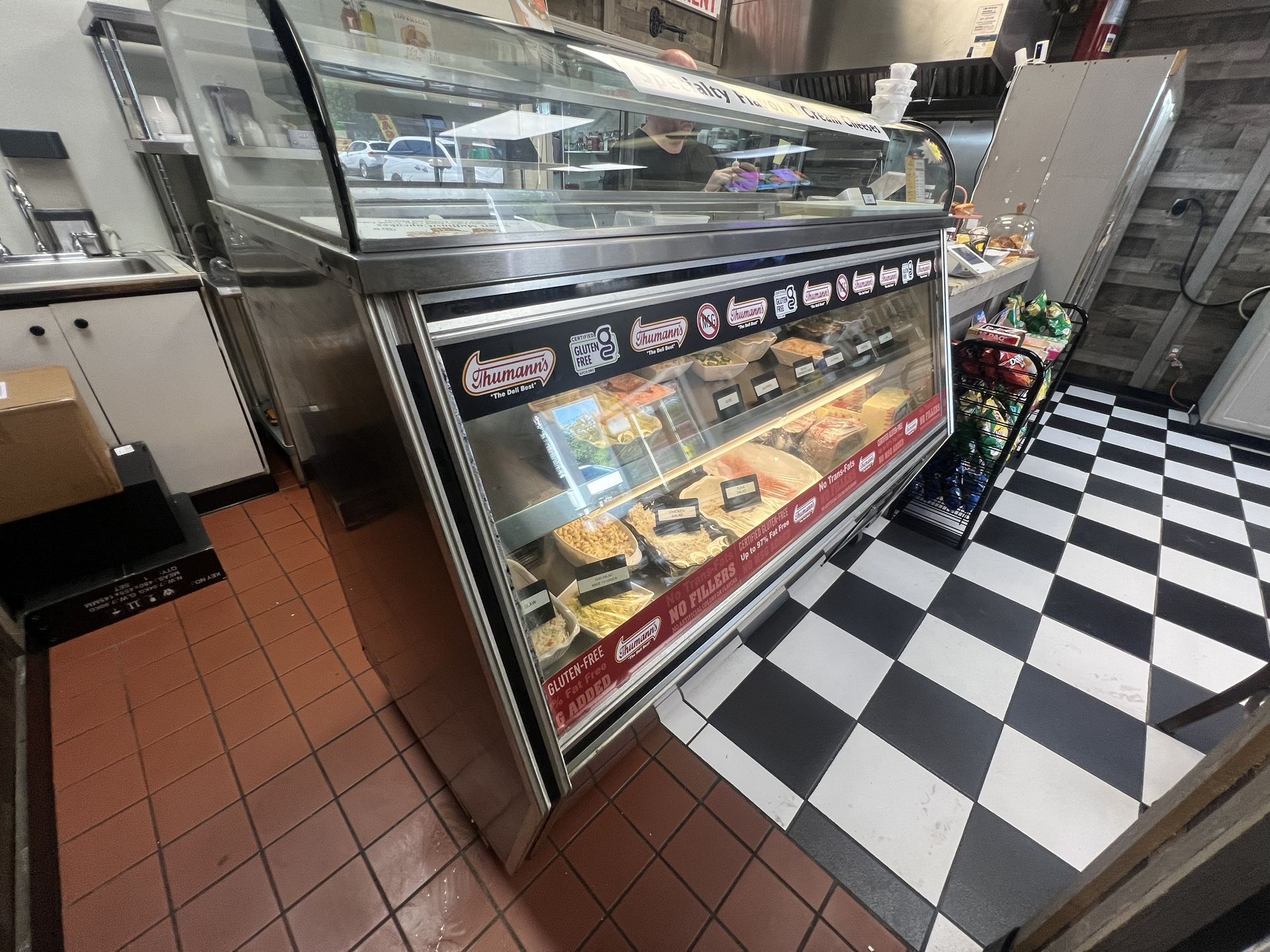 Deli Case  Refrigerator
